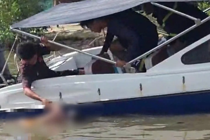 Tìm thấy thi thể bé gái bị mất tích trong vụ chìm ghe ở Cà Mau