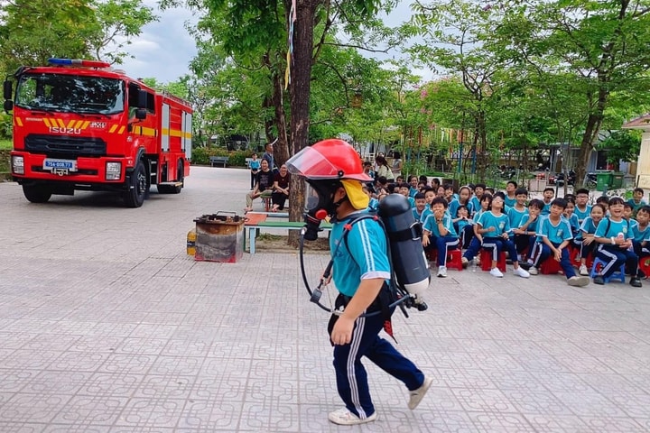 Tuyên truyền kỹ năng chữa cháy, phòng chống đuối nước cho học sinh Huế