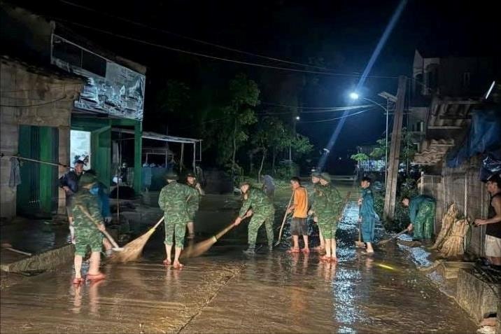 Bộ đội Biên phòng trắng đêm giúp dân vùng lũ Cao Bằng
