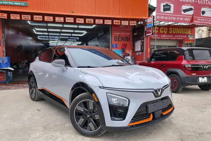 Chủ xe VinFast VF 7: “Đáng lẽ nên chuyển sang xe điện sớm hơn”