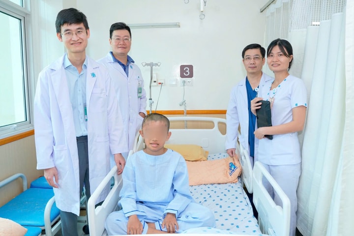 Phát hiện khối u não lớn ở bé trai 12 tuổi