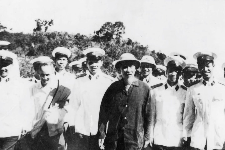 Hải quân Việt Nam tiếp nối truyền thống anh hùng từ lời dạy của Bác Hồ
