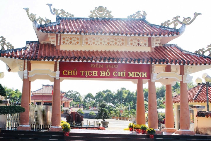Hơn nửa thế kỷ gìn giữ Đền thờ Bác Hồ