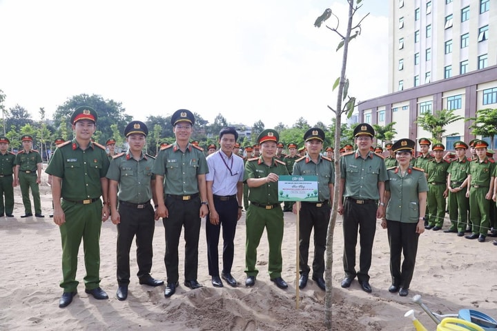 Phát động “Tết trồng cây đời đời nhớ ơn Bác Hồ”