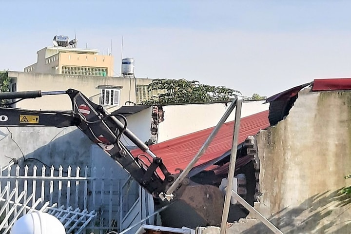 Bị tháo dỡ công trình trái luật, tiền cho thuê bị mất có được bồi thường?