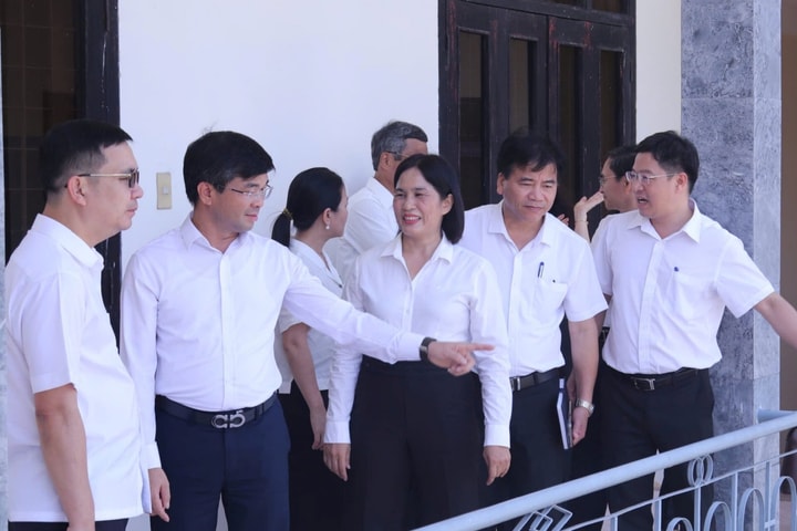 Chánh án TAND TP. Đà Nẵng làm việc với TAND khu vực 5