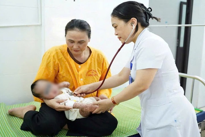 Điều trị thành công bé gái mắc bệnh vảy cá bẩm sinh hiếm gặp