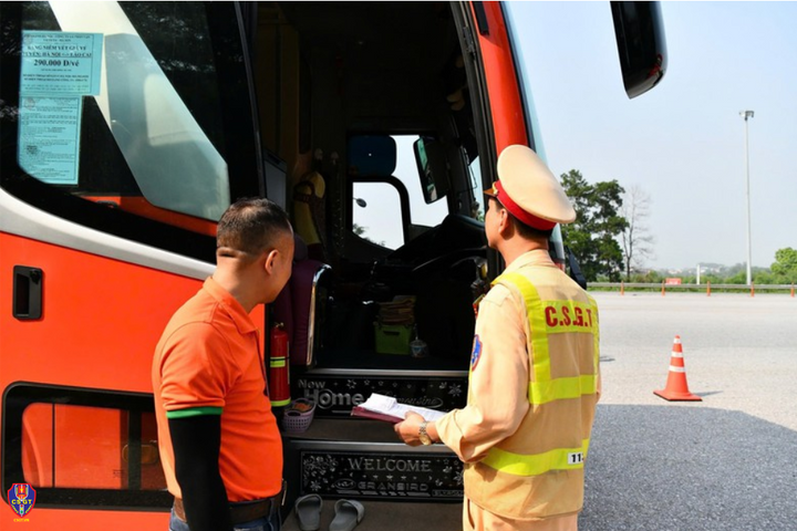 Hơn 400 trường hợp vi phạm tốc độ bị ghi nhận trên cao tốc trong một ngày