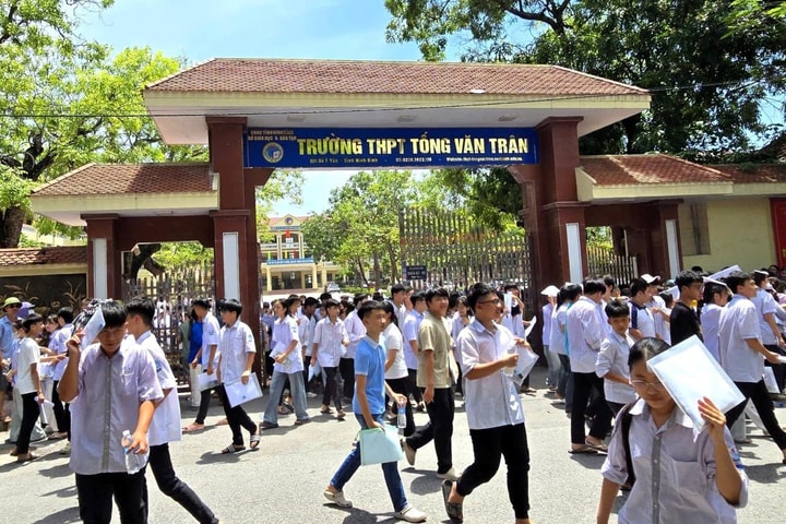 Thí sinh Ninh Bình kết thúc kỳ thi vào lớp 10 THPT công lập