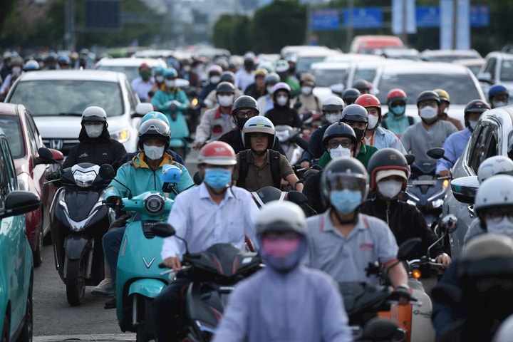 Cảnh tượng đầu tuần ở vòng xoay Điện Biên Phủ sau điều chỉnh giao thông