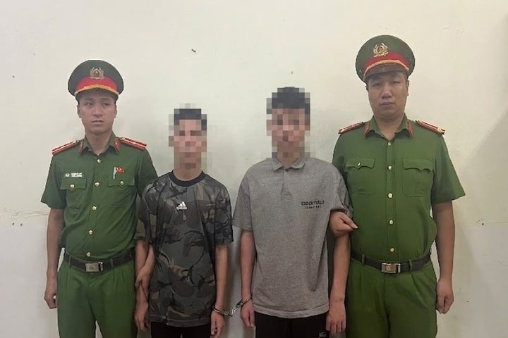 Bắt giữ 2 đối tượng dùng vũ khí quân dụng đánh người