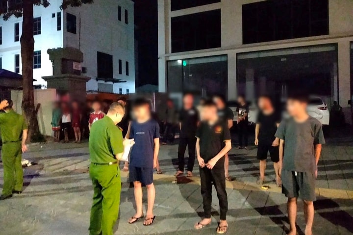 Ngăn chặn hàng chục thanh thiếu niên livestream, cổ vũ đua xe