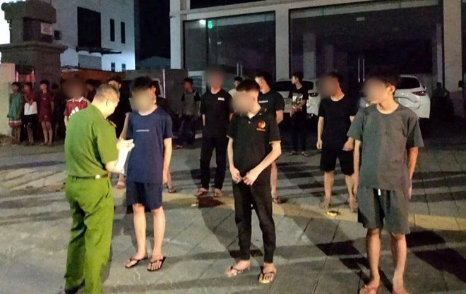 Xử lý 36 trường hợp tụ tập livestream cổ vũ nhóm đua xe