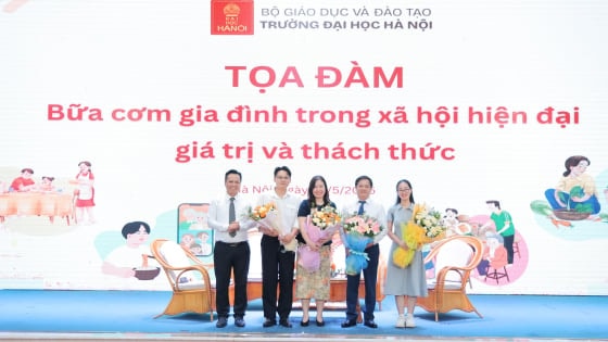 Bữa cơm gia đình thời hiện đại: Giữ mâm cơm, giữ sự gắn kết
