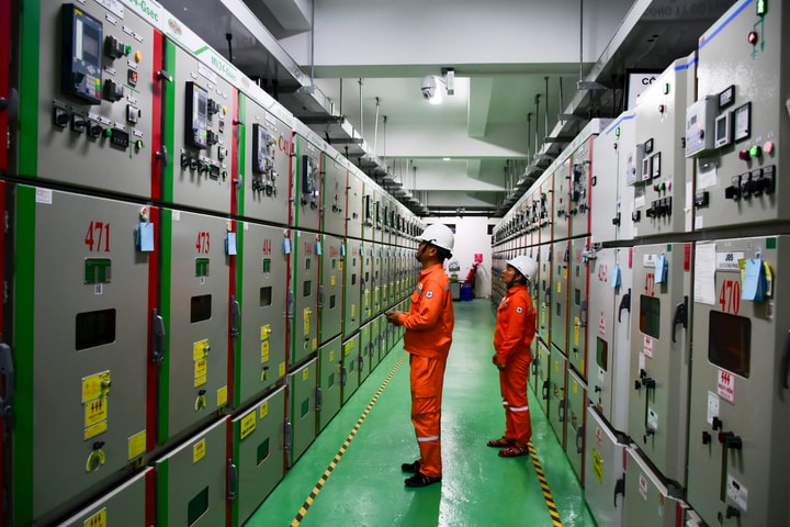 Giữ dòng điện Thủ đô trong những ngày nắng nóng đỉnh điểm
