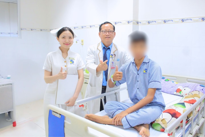 Thiếu niên 15 tuổi bất ngờ tắc ruột do vết mổ từ nhỏ