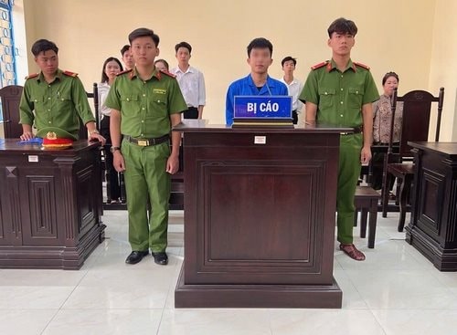Lĩnh 2 năm tù về tội “Tàng trữ trái phép chất ma túy”