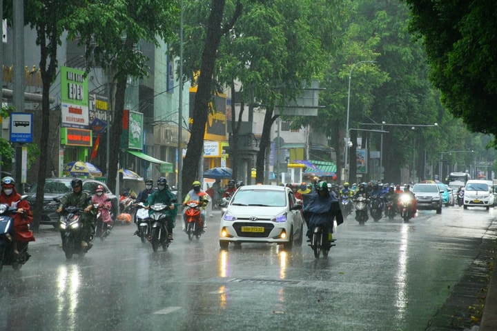 Thời tiết ngày 9/6: Không khí lạnh tràn về, miền Bắc mưa lớn, giảm nhiệt mạnh