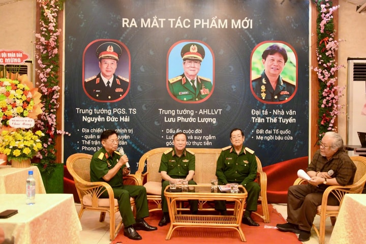 Những trang sách đi ra từ chiến tranh: Hành trình giữ lửa ký ức của những vị tướng trận mạc