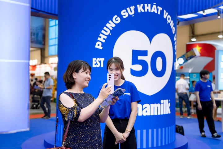 Gian hàng Vinamilk thu hút khách tham quan triển lãm sữa