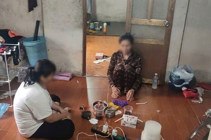 Bắt giữ 2 phụ nữ tàng trữ ma túy trong phòng trọ