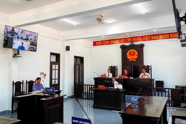 Tài xế mua ma túy ở Lào mang về Việt Nam sử dụng