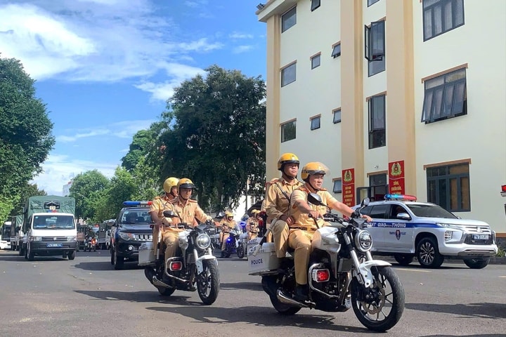 Đắk Lắk ra quân bảo đảm an toàn giao thông cho học sinh dịp hè