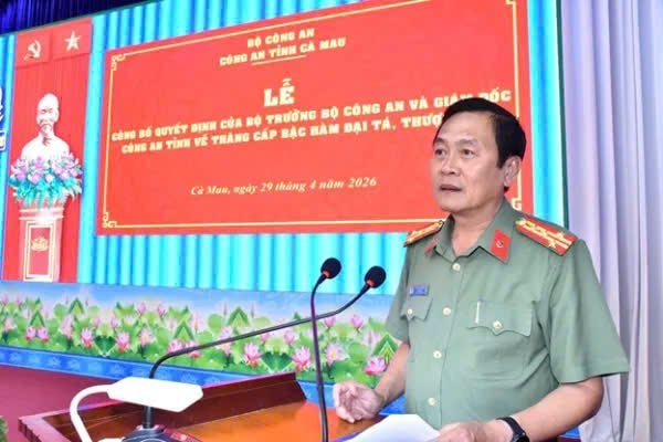 Thăng cấp bậc hàm Thiếu tướng cho Giám đốc Công an tỉnh Cà Mau