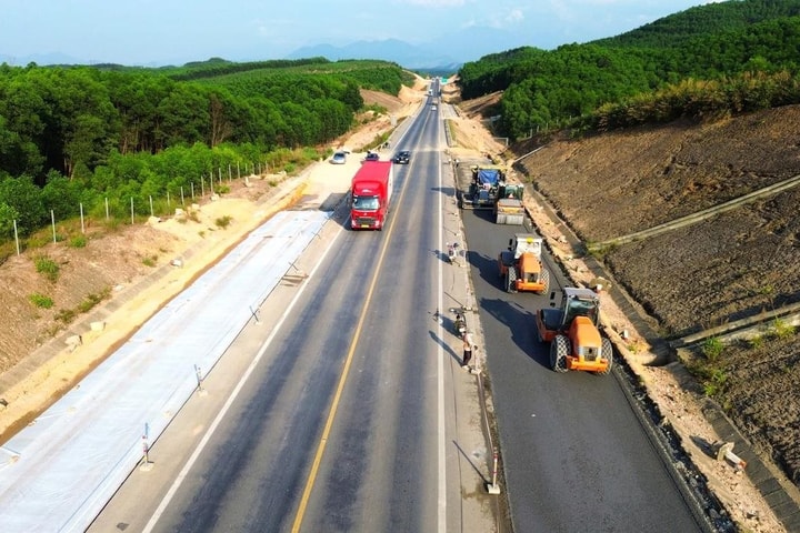 Bộ Xây dựng rà soát phương án mở rộng toàn tuyến cao tốc Bắc - Nam phía Đông