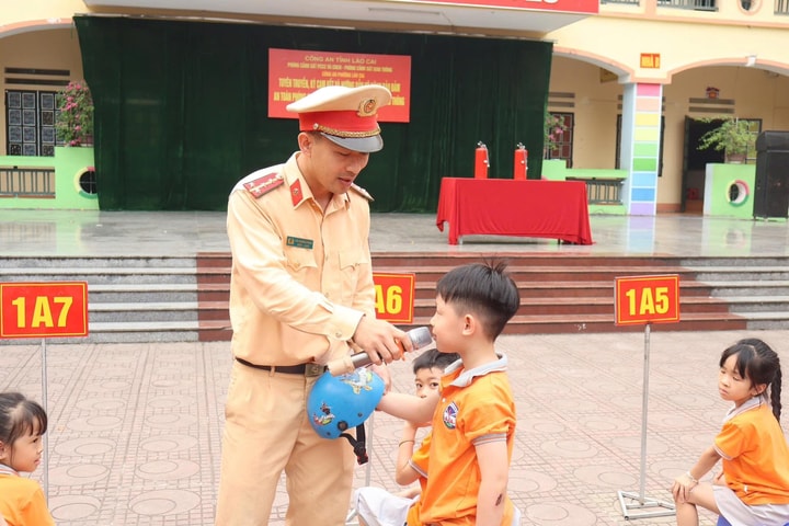 Lào Cai tăng cường tuyên truyền pháp luật và trang bị kỹ năng an toàn cho học sinh
