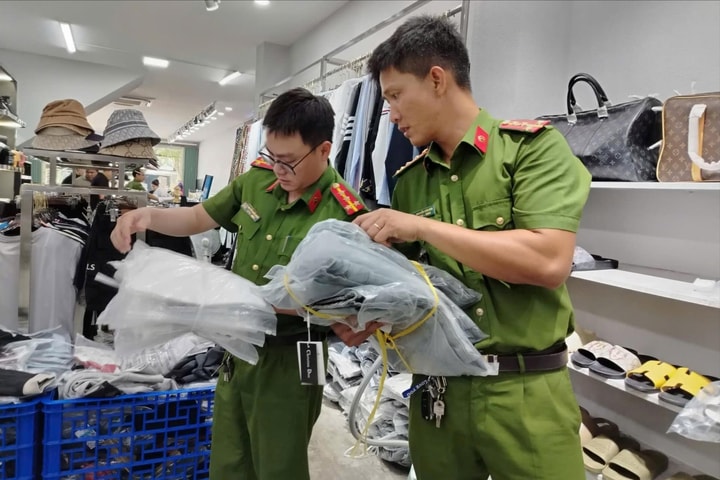 Phát hiện hơn 1.800 sản phẩm nghi giả mạo nhãn hiệu nổi tiếng