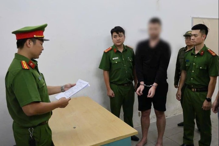 Khởi tố người nước ngoài đập phá quán cà phê ở Đà Nẵng