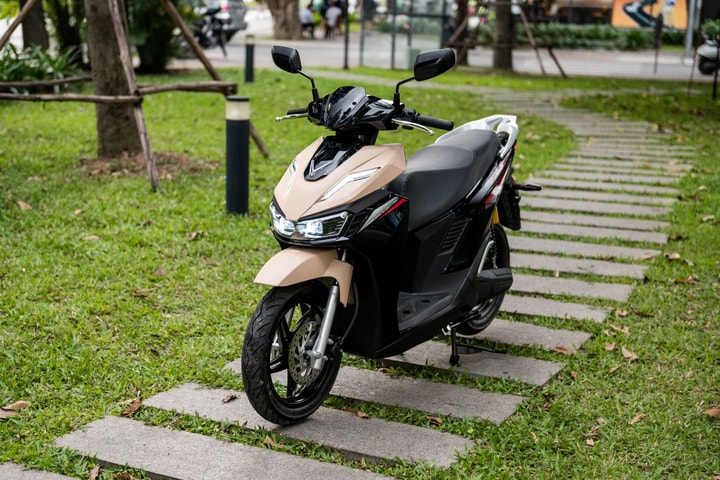 Không cần chỗ sạc, không nặng tiền xăng: VinFast Viper ghi điểm với dân chung cư