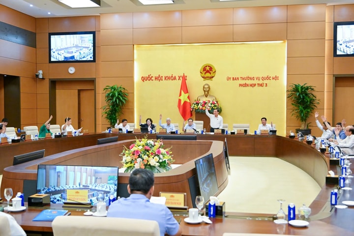Thông qua sửa đổi Pháp lệnh về trình tự xử lý hành chính tại TAND
