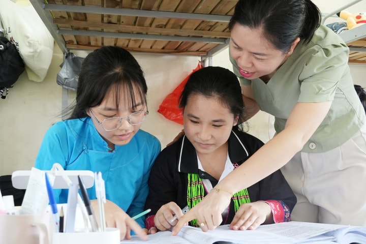 Không để học trò biên giới, hải đảo lỡ hẹn với kỳ thi tốt nghiệp THPT