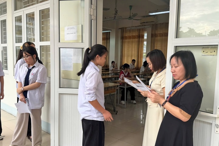 Chạy đua với thời gian để giúp thí sinh dự thi đúng giờ