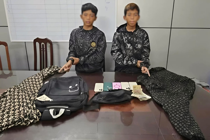 Bắt giữ hai đối tượng tuổi vị thành niên gây hàng loạt vụ trộm cửa hàng điện thoại