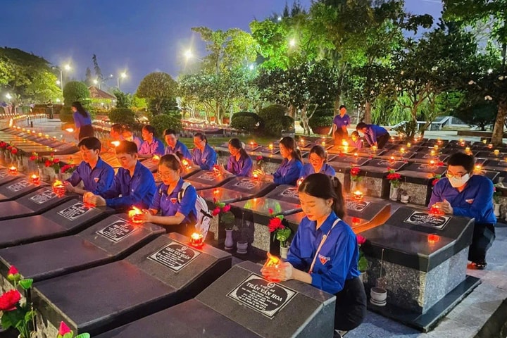 Cà Mau chi gần 20 tỷ đồng xây mới, sửa chữa mộ liệt sĩ tại gia đình