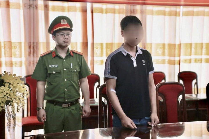 Bắt giữ đối tượng say rượu, xông vào trụ sở Công an gây rối