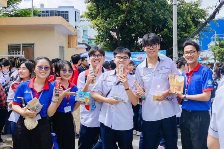 Hơn 142.000 sĩ tử TP.HCM bước vào ngày thi thứ 2