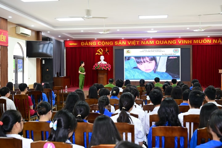 Gần 200 thanh thiếu niên được tập huấn kỹ năng phòng chống tội phạm và bảo đảm an toàn