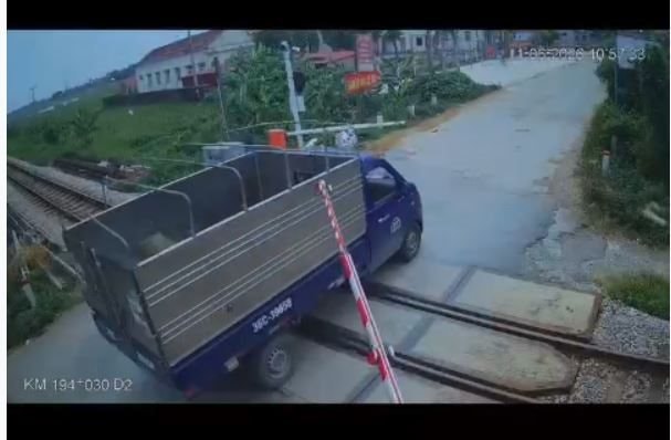 Tăng cường kiểm tra, phát hiện 68 vi phạm tại các điểm giao cắt đường bộ - đường sắt