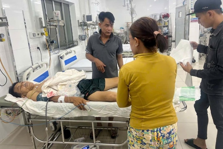 Người đàn ông nghi bị người tình đâm nguy kịch