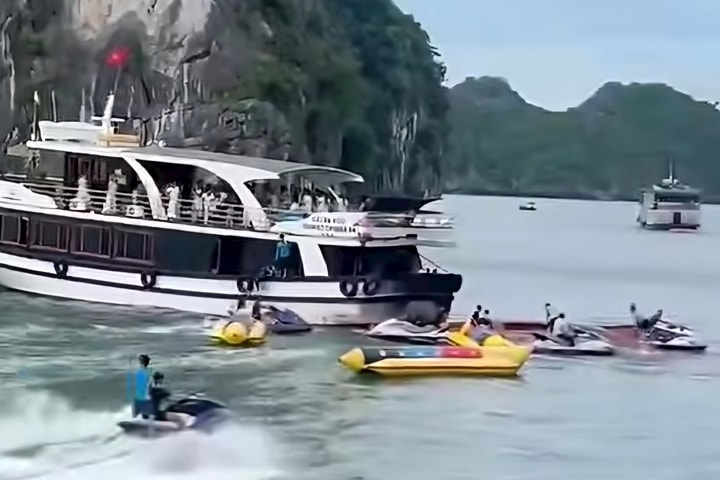 Thông tin về vụ tai nạn tàu khách trên vịnh ở Cát Bà