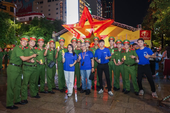 Vinamilk mang đến những trạm tiếp năng lượng Gala “Tổ quốc bình yên”