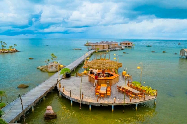 Cưỡng chế công trình xây dựng trái phép trên trên mặt biển