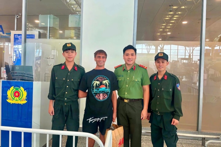 Người đàn ông quốc tịch Nga bị trục xuất vì lưu trú quá hạn