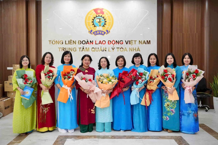 Xây dựng người phụ nữ Việt Nam thời đại mới và thực hiện thắng lợi các mục tiêu phát triển đất nước
