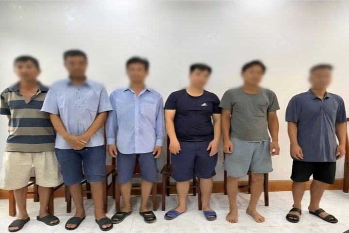 Khởi tố 8 đối tượng đánh bạc tại nhà