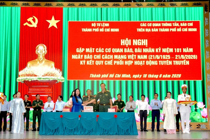 Bộ Tư lệnh TP.HCM và Báo Công lý ký kết Quy chế phối hợp tuyên truyền